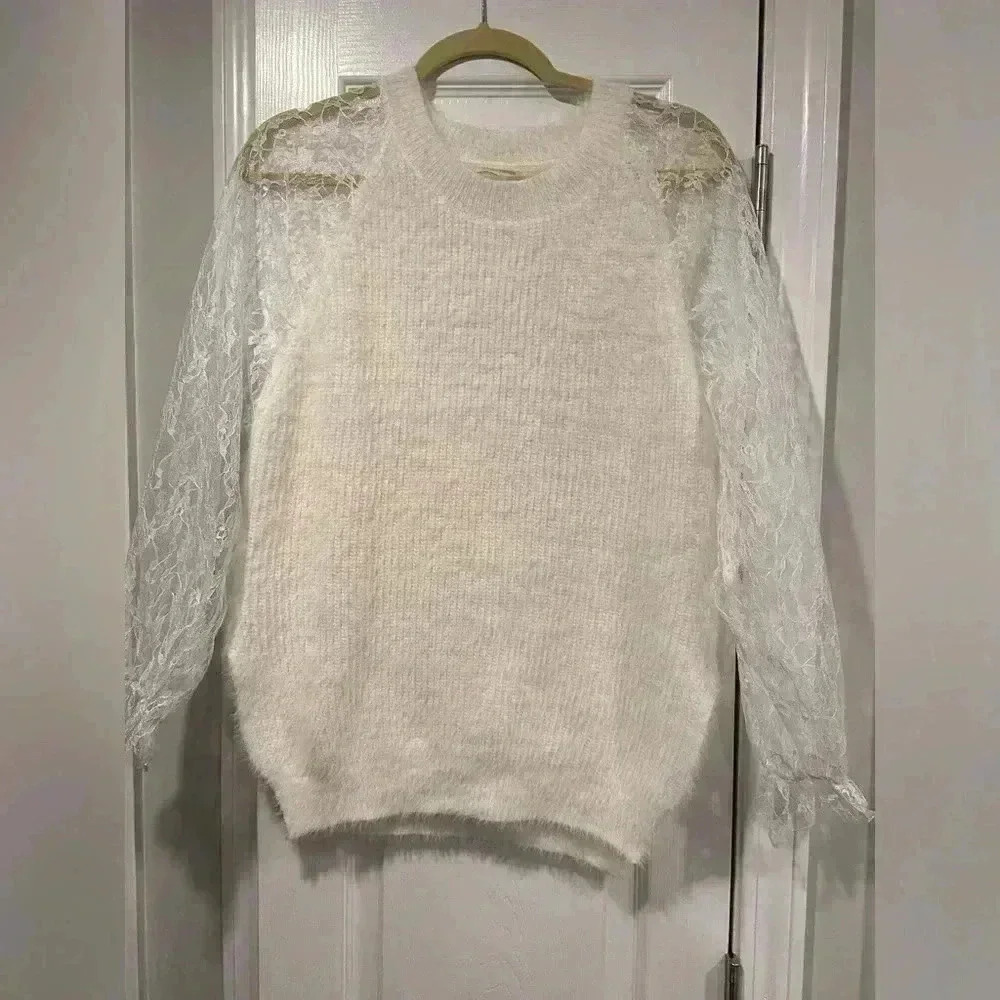Muche et Muchette Soft Fuzzy Ribbed Cream Sweater Floral Lace Sleeves Size OS
